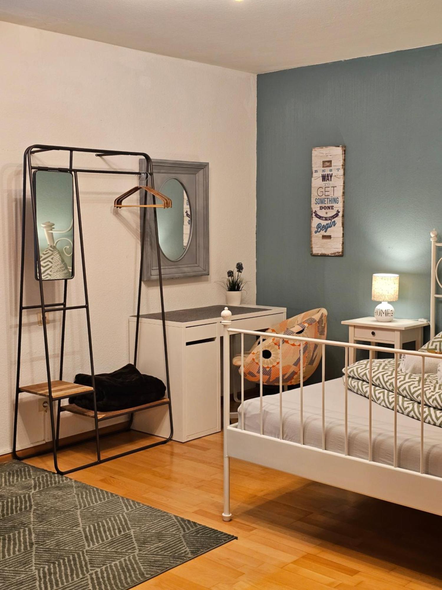 Doppelzimmer 2 I Geteiltes Bad & Kueche I Mit Dem Zug Nur 4 Min Bis Zum Hauptbahnhof Freiburg im Breisgau Eksteriør bilde